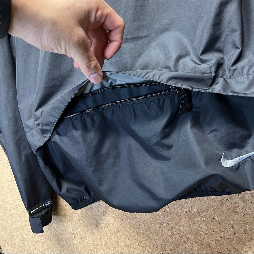 Vintage Nike ACG Black Packable Windbreaker Womens Size S - Picture 9 of 12